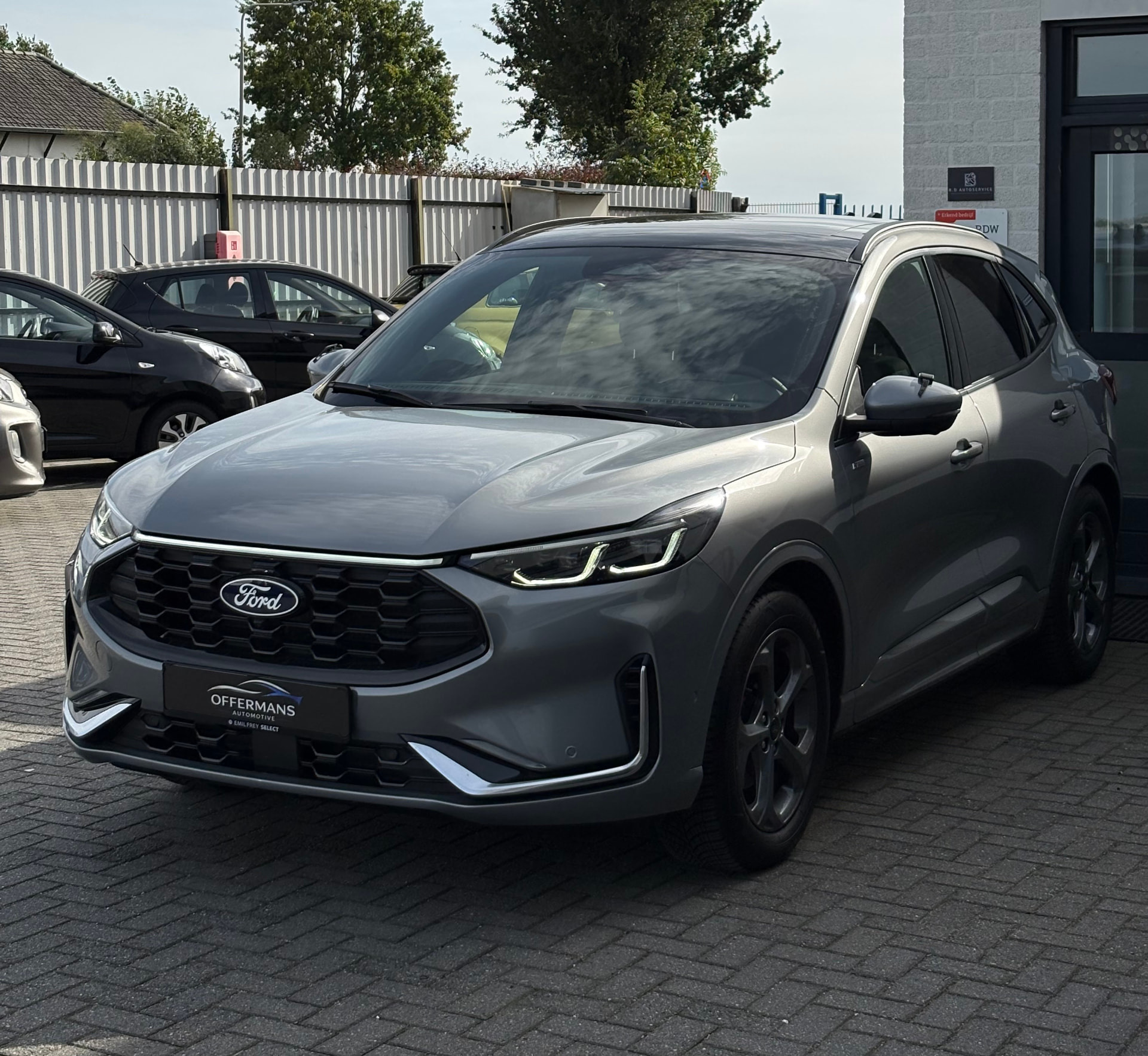 Ford Kuga afgeleverd door Offermans Automotive na import vanuit Hannover
